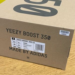 Adidas Yeezy. Paid $370 on GOAT. They were verified before shipping to me.